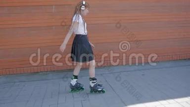 年轻女子骑着溜冰鞋